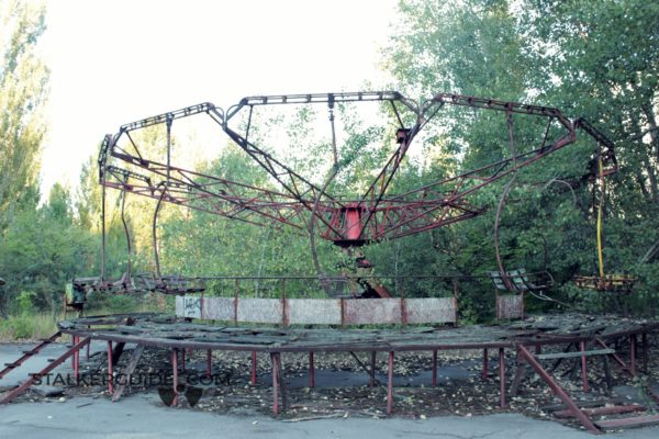 Карусель парк аттракционов припять