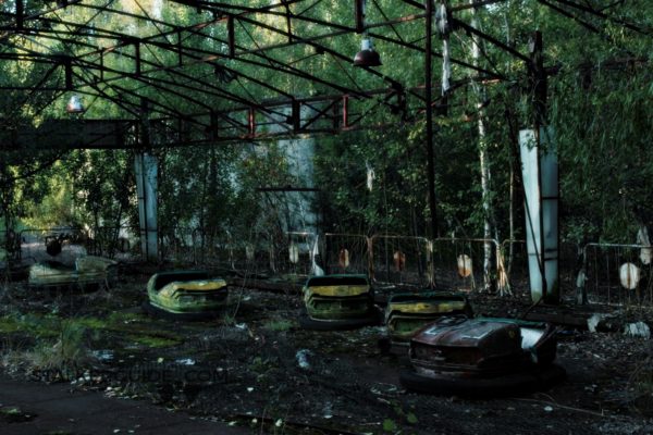 Автодром в парке аттракционов Припять машинки