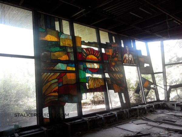 Речной порт и кафе припять причал